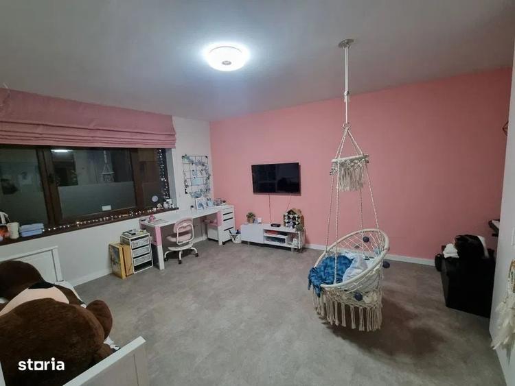 Casă cu 4 camere decomandat cu Teren 1000 Mp în Central