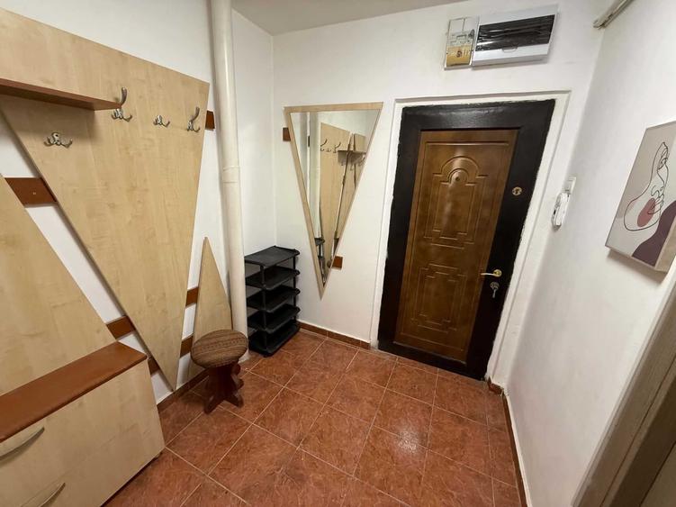 Apartament cu 2 camere semidecomandat în Tătărași