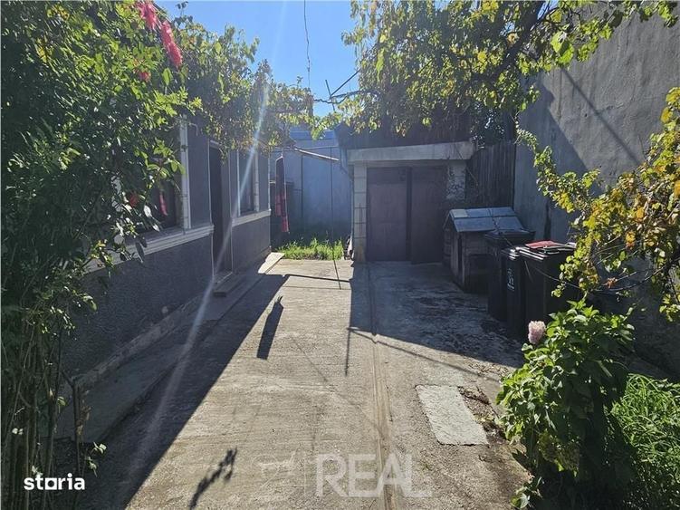 De vanzare - casa si curte mare in zona Metroului Republica - 3