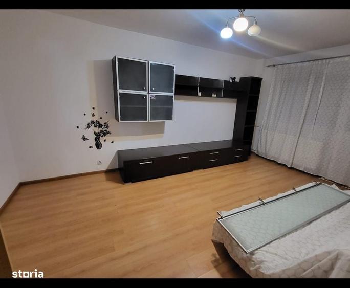 Apartament cu 3 camere decomandat în Gorjului
