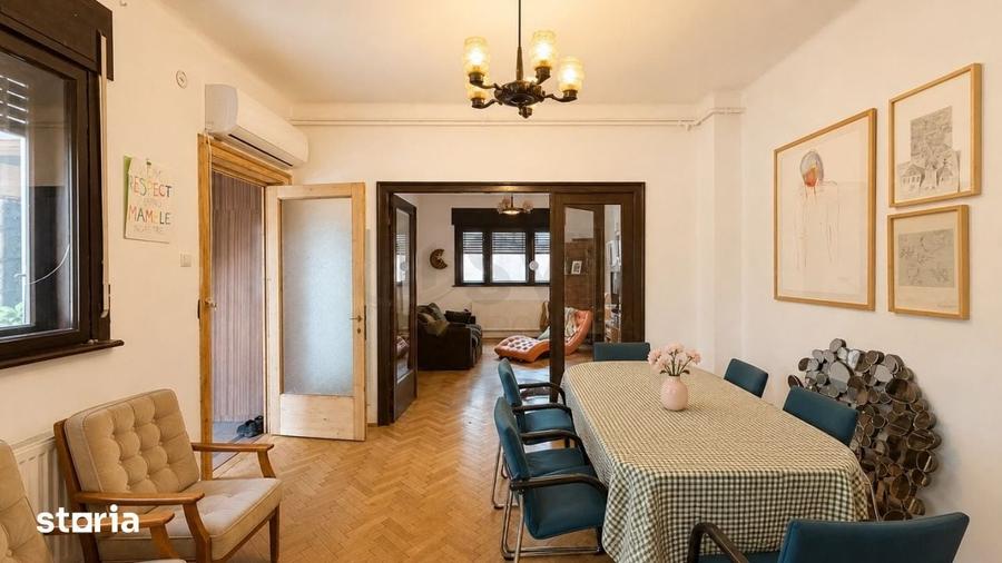 Casă cu 8 camere cu Teren 100 Mp în Centrul Civic