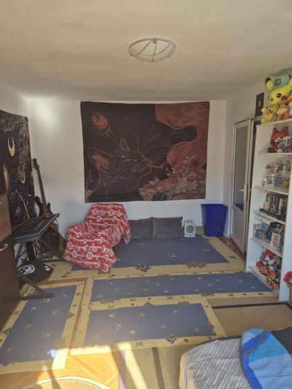 Apartament cu 4 camere decomandat în Central