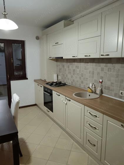 Apartament cu 3 camere decomandat în Ștefănești