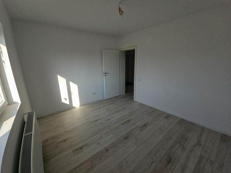 Casă individuală cu 4 camere cu Teren 452 Mp în Săbăreni