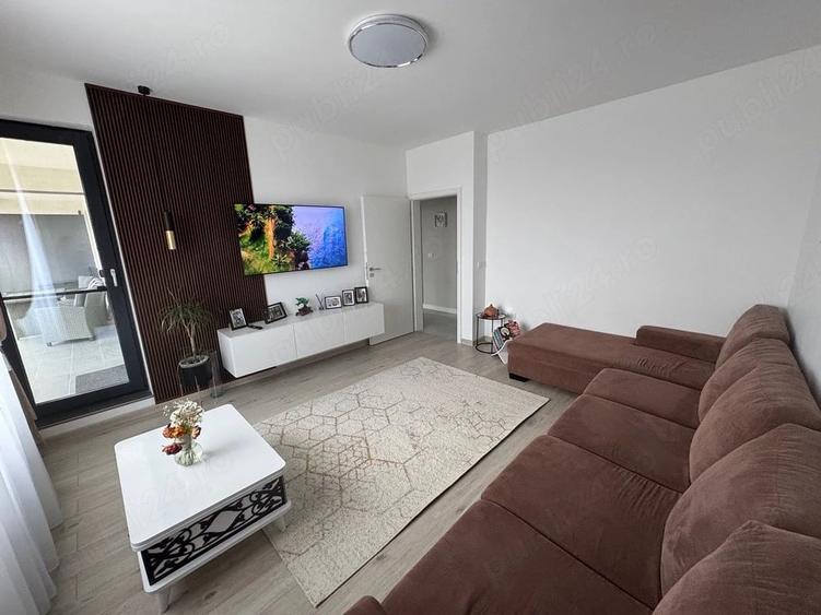 Apartament cu 3 camere decomandat în Traian