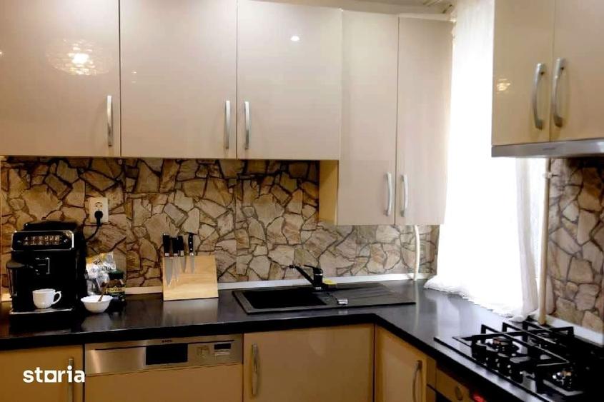 Apartament cu 3 camere în Dâmbu Pietros