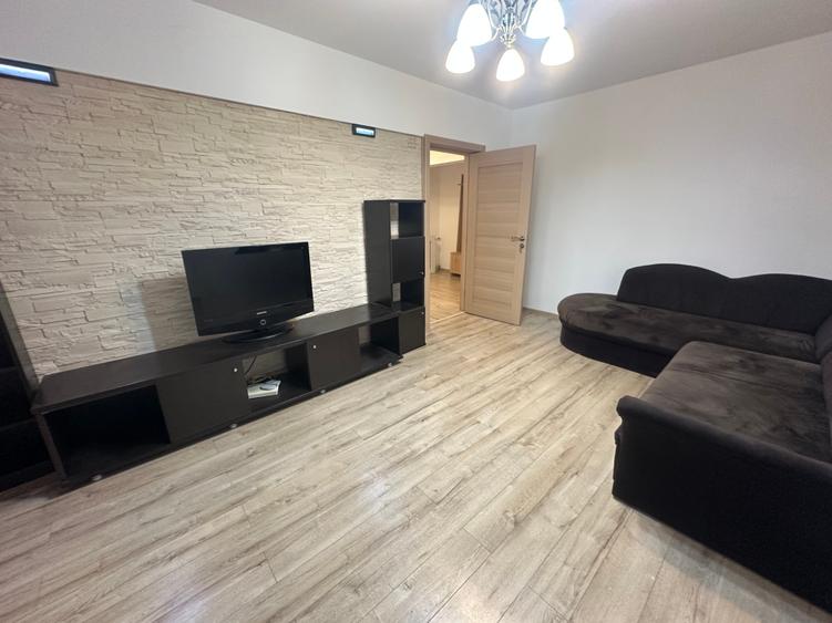 Apartament cu 3 camere decomandat în Drumul Taberei