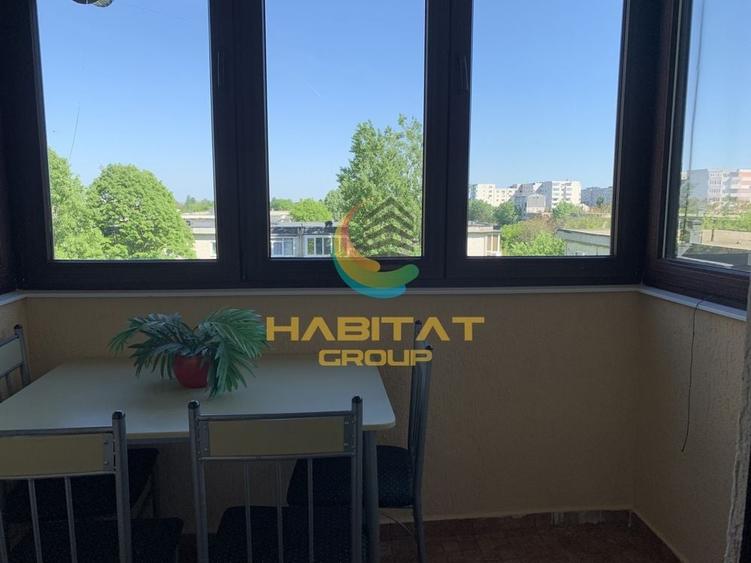 Apartament cu 3 camere semidecomandat, mobilat în Berceni