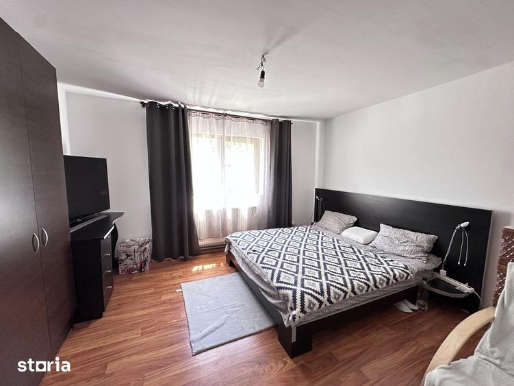 Casă cu 10 camere cu Teren 5164 Mp în Malu cu Flori