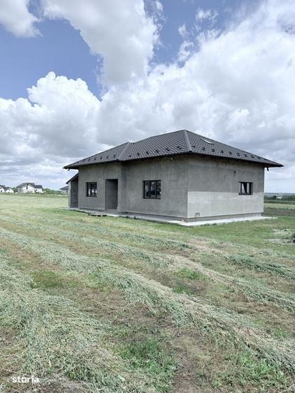Casă cu 3 camere cu Teren 1000 Mp în Stăuceni