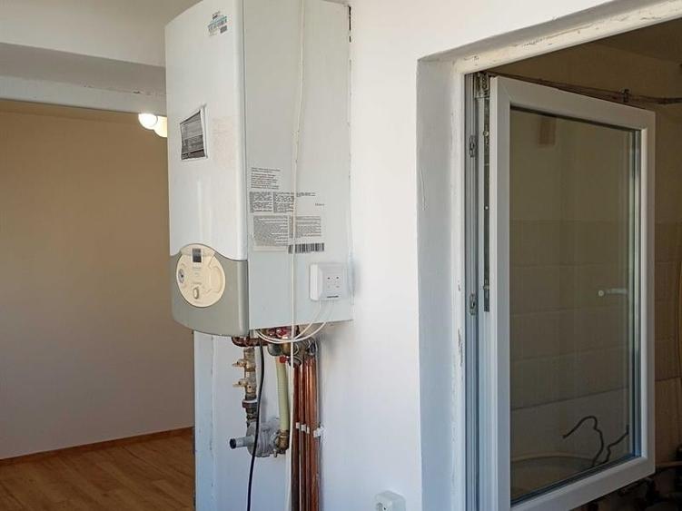 Apartament cu 2 camere decomandat în Craiovița Nouă
