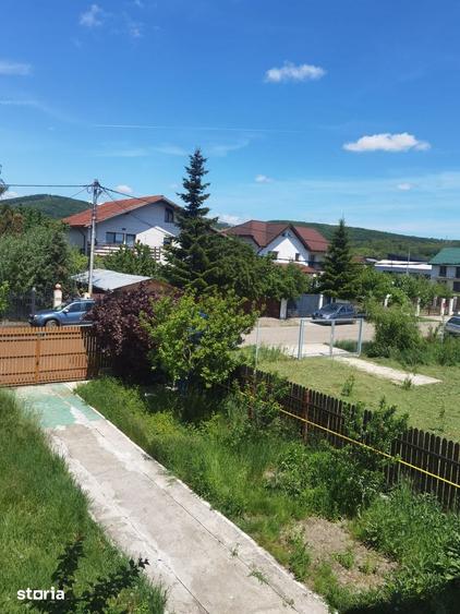Casă cu 6 camere cu Teren 882 Mp în Bănești