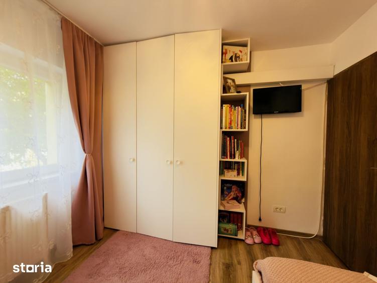 Apartament cu 3 camere decomandat în Est