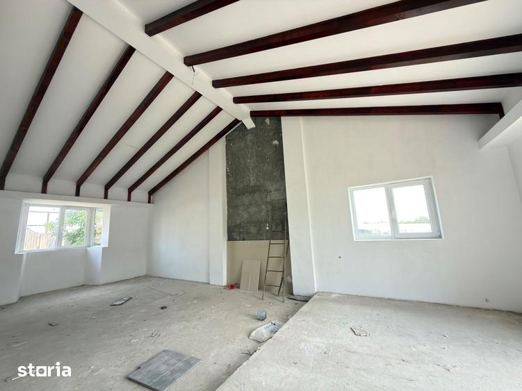 Casă cu 5 camere cu Teren 1322 Mp în Băleni