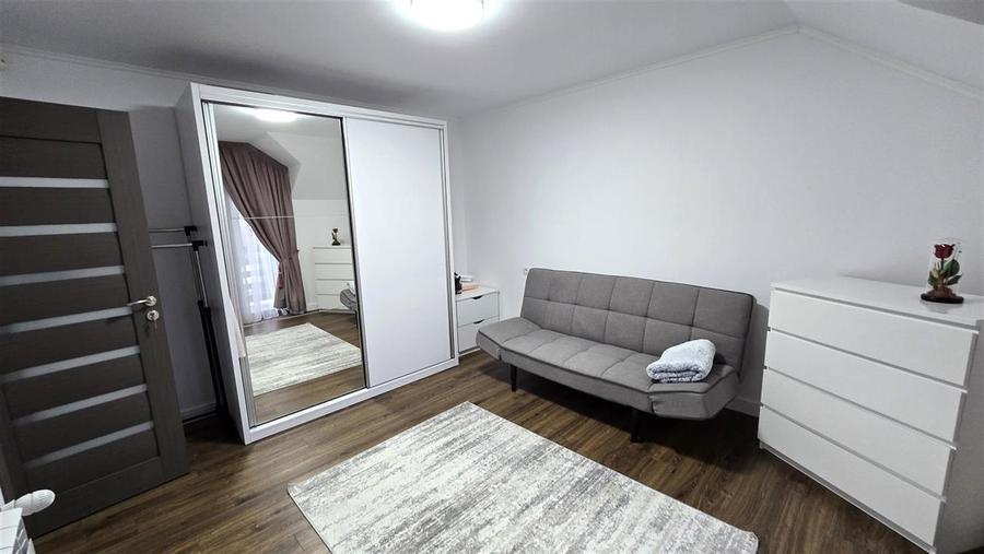 Casă individuală cu 4 camere cu Teren 1000 Mp în Mitocu Dragomirnei