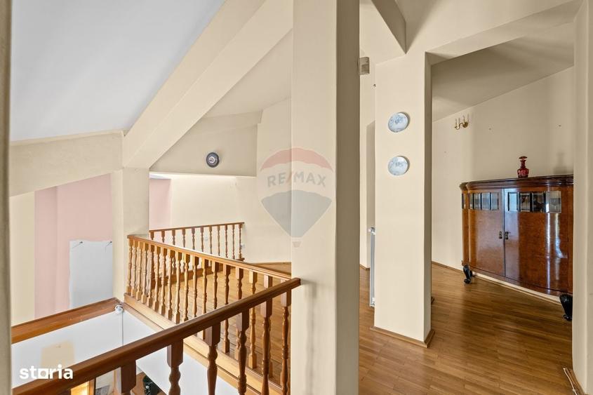 Casă cu 3 camere cu Teren 320 Mp în Central