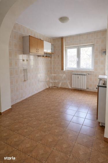 Apartament cu 3 camere semidecomandat în Pantelimon