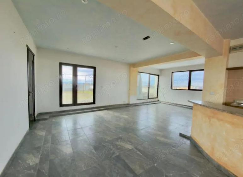 Apartament cu 5 camere decomandat în Central