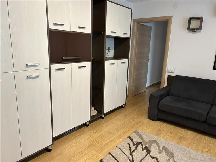 Apartament cu 3 camere semidecomandat, mobilat în Gheorgheni