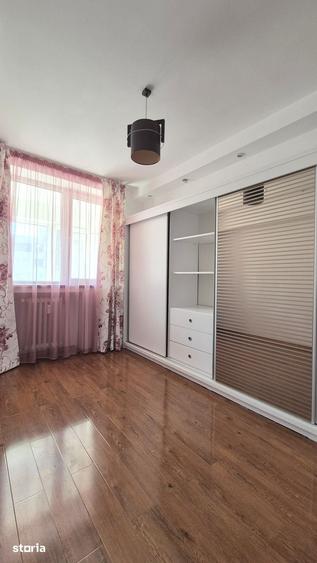 Apartament cu 3 camere decomandat în Tineretului