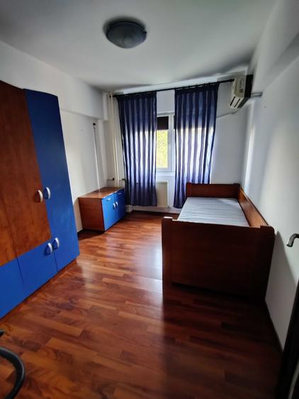 Apartament cu 3 camere decomandat în Bucur Obor