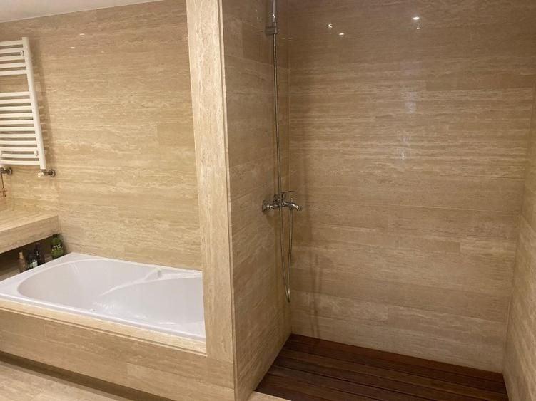 Apartament cu 3 camere nedecomandat, mobilat în Arcul de Triumf