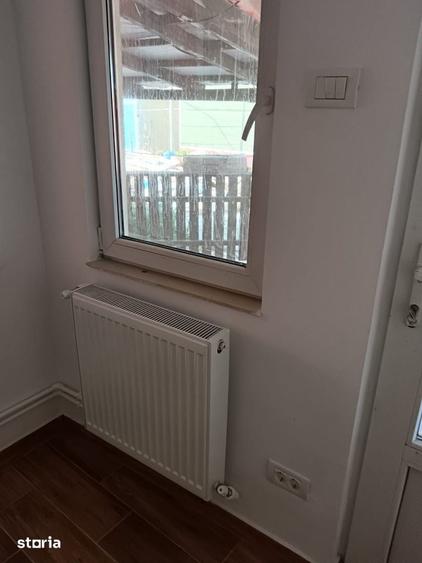 Casă cu 2 camere cu Teren 1500 Mp în Central