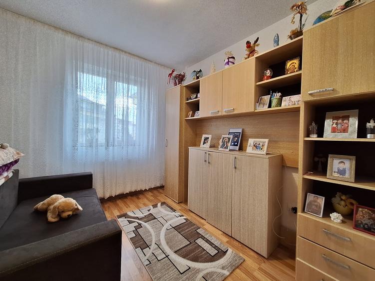Apartament cu 3 camere, 57 mp, 2 balcoane, zona Florilor - 8