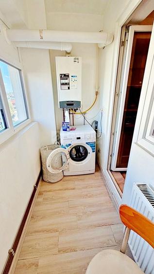 Apartament cu 3 camere decomandat, mobilat în Central