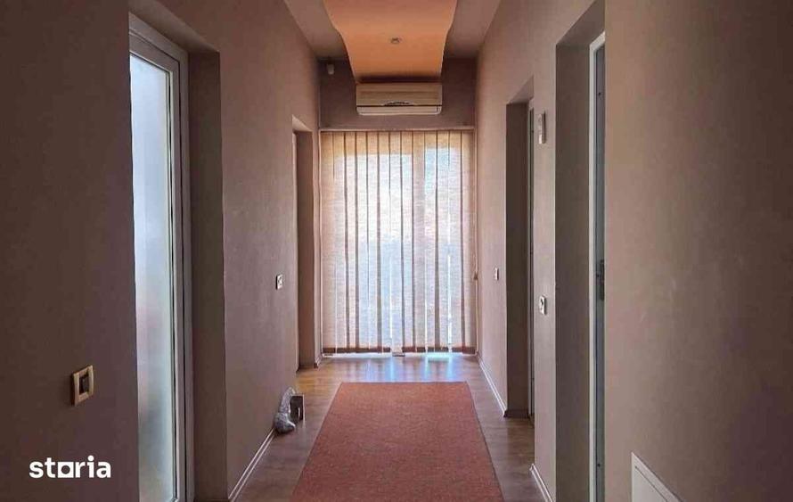Casă cu 4 camere cu Teren 300 Mp în Rogerius