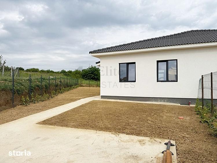 Casă cu 3 camere decomandat cu Teren 350 Mp în Paleu