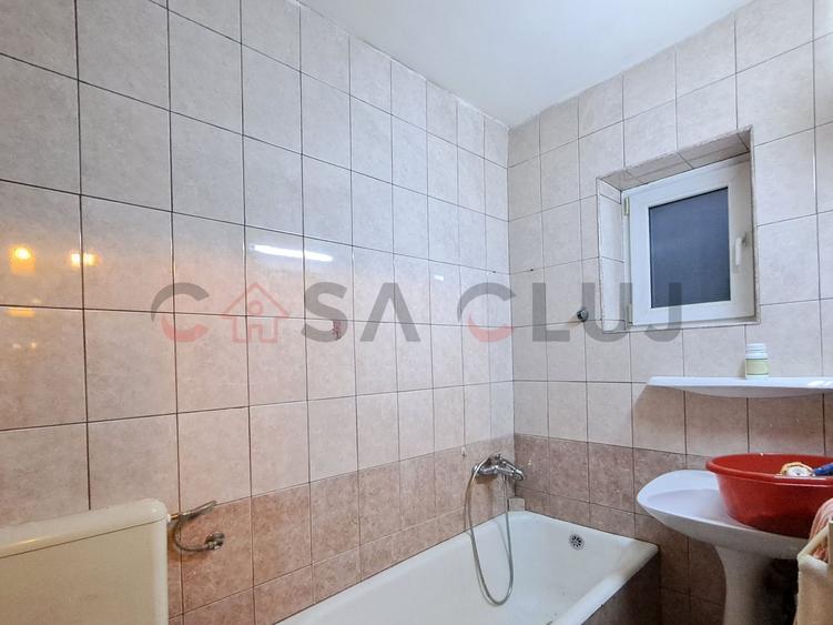 Casă calcan, Curte,  grădină, Iris!! - 16