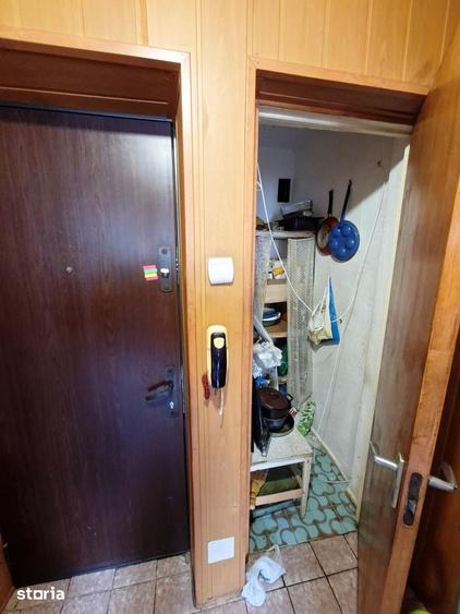 Apartament cu 3 camere semidecomandat în Titan — fotografia 1