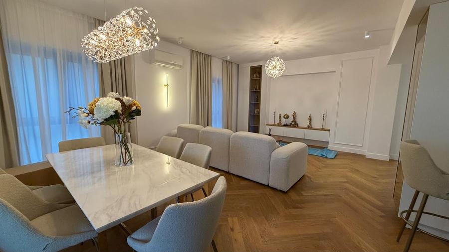 Apartament cu 4 camere decomandat în Nord