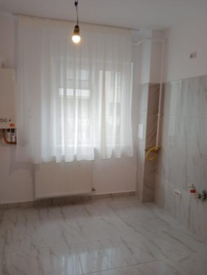 Apartament cu 2 camere semidecomandat în Precista