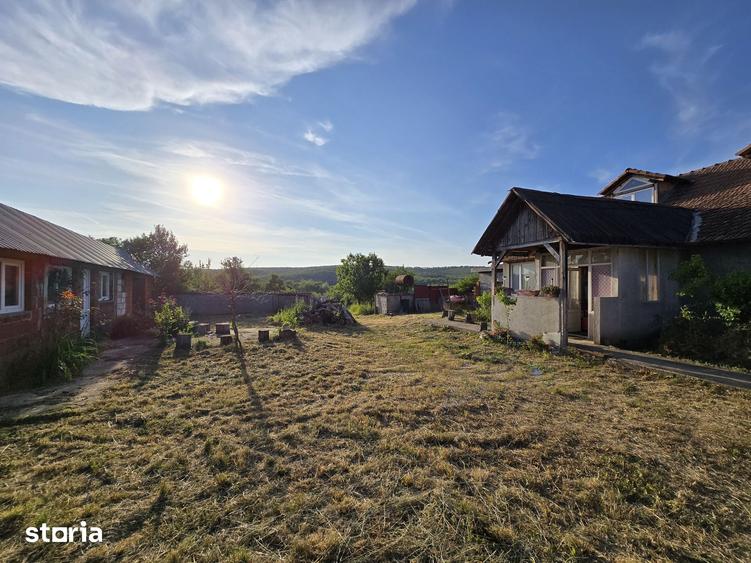 Casă cu 4 camere cu Teren 2500 Mp în Hidiș