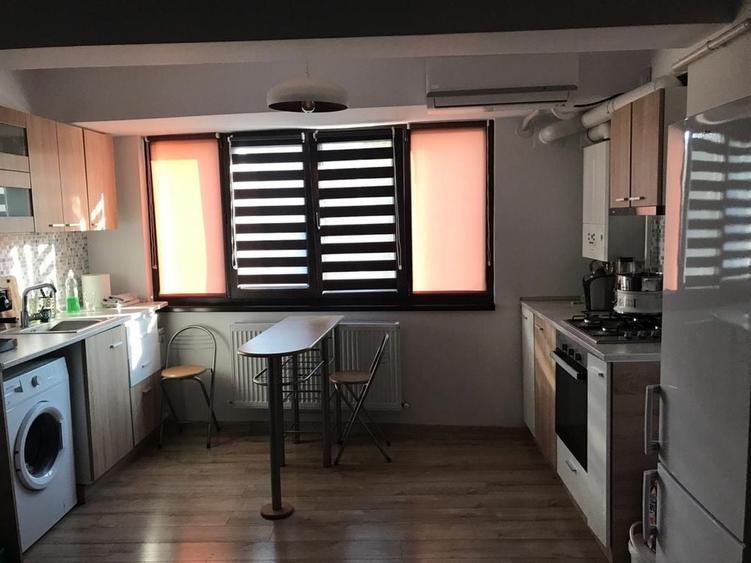 Apartament cu 3 camere decomandat în Gară