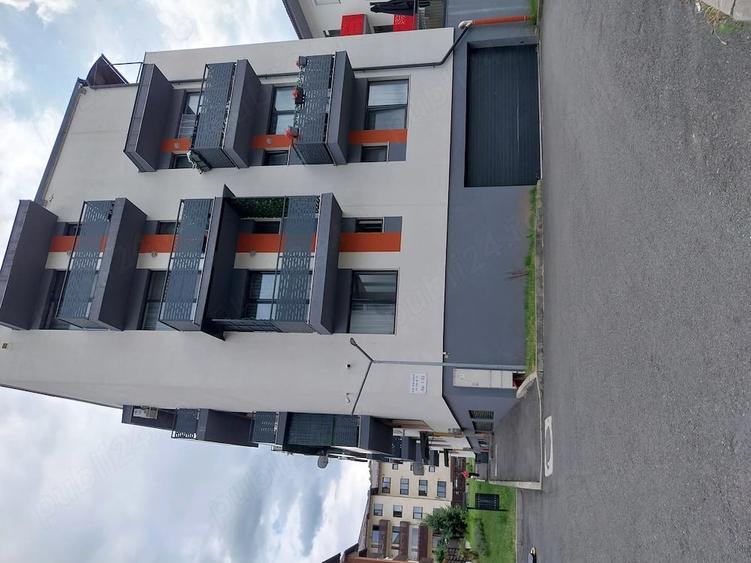 Apartament cu 3 camere decomandat în Florești