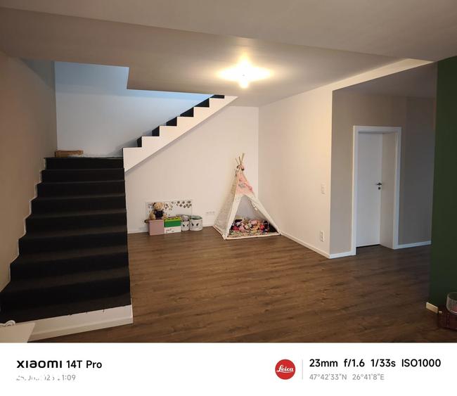 Casă cu 6 camere cu Teren 1040 Mp în Central