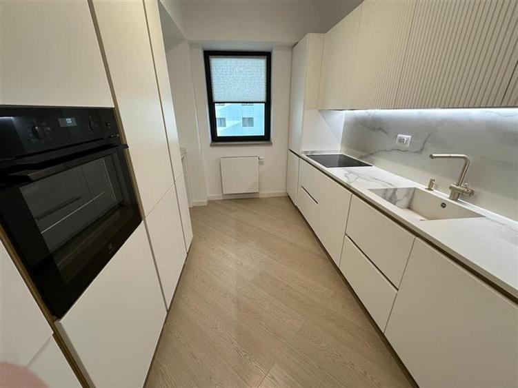 Apartament cu 3 camere decomandat, mobilat în Pipera