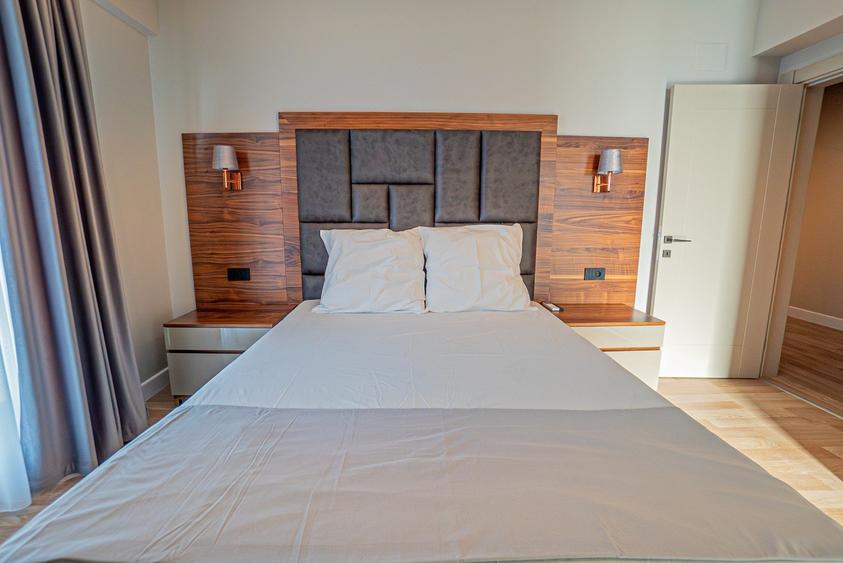 Apartament cu 3 camere decomandat în Universitate