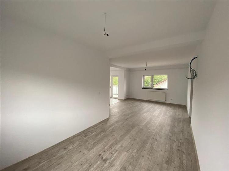 Apartament cu 2 camere semidecomandat în Bucium