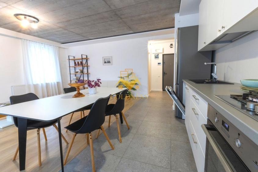 Apartament cu 3 camere semidecomandat în Europa