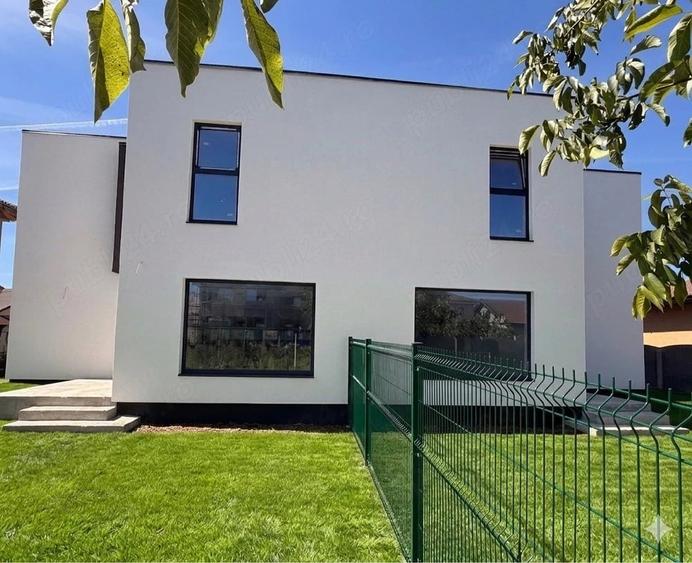 Casă cu Teren 610 Mp în Dumbrăvița
