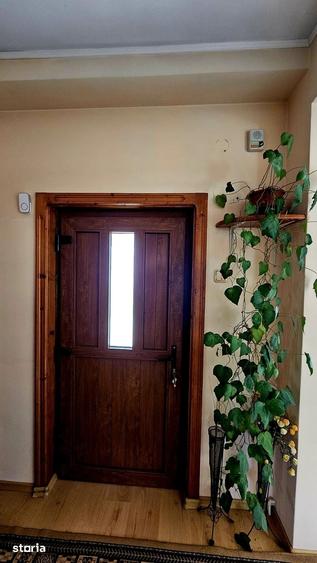 Casă cu 4 camere cu Teren 400 Mp în Central