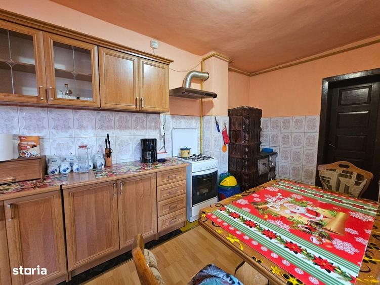 Casă cu 4 camere în Central