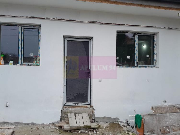 Casă individuală cu 2 camere cu Canalizare în Giulești