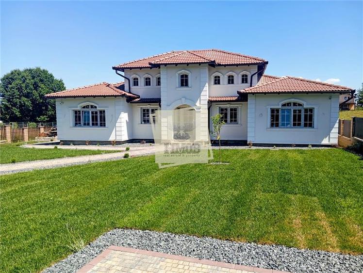 Casă individuală cu 5 camere cu Teren 800 Mp în Exterior Sud
