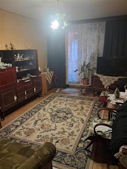 Apartament cu 3 camere decomandat în Gară