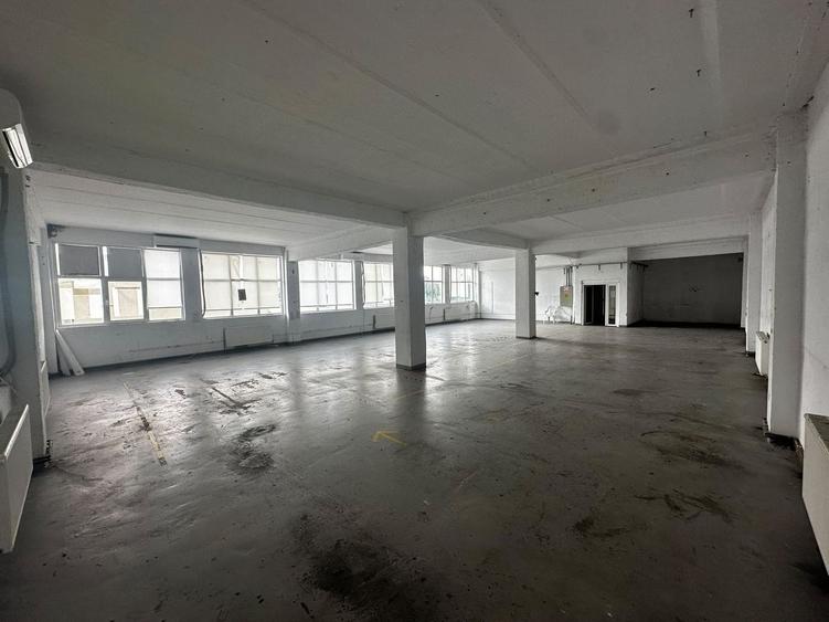 Birou, de 385 mp, în Central